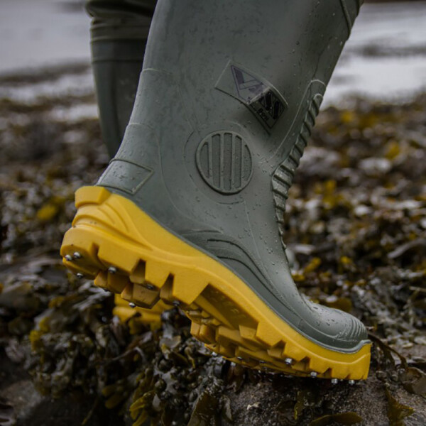 vass fishing boots